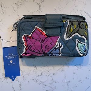 Vera Bradley smartphone wallet